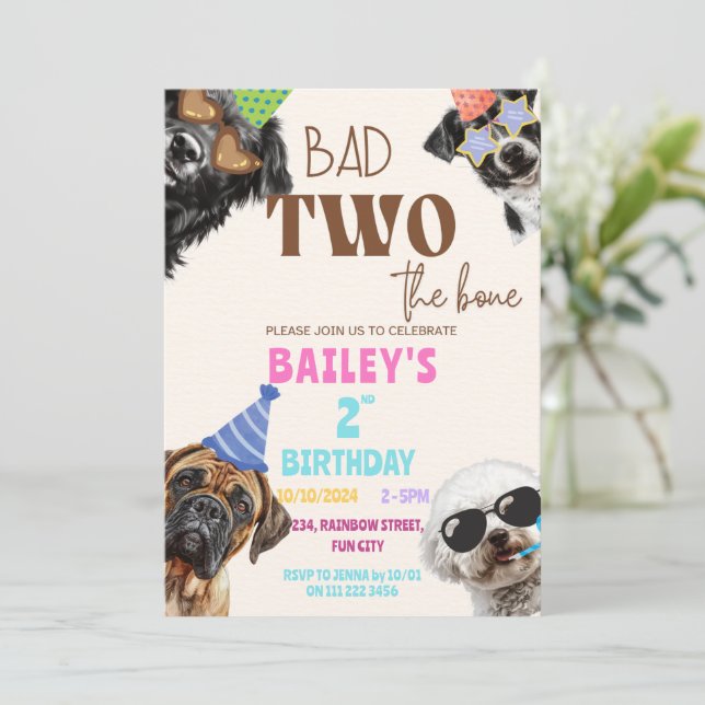 Bad Two der Knochen Welpen Hund Geburtstag Einladung (Stehend Vorderseite)