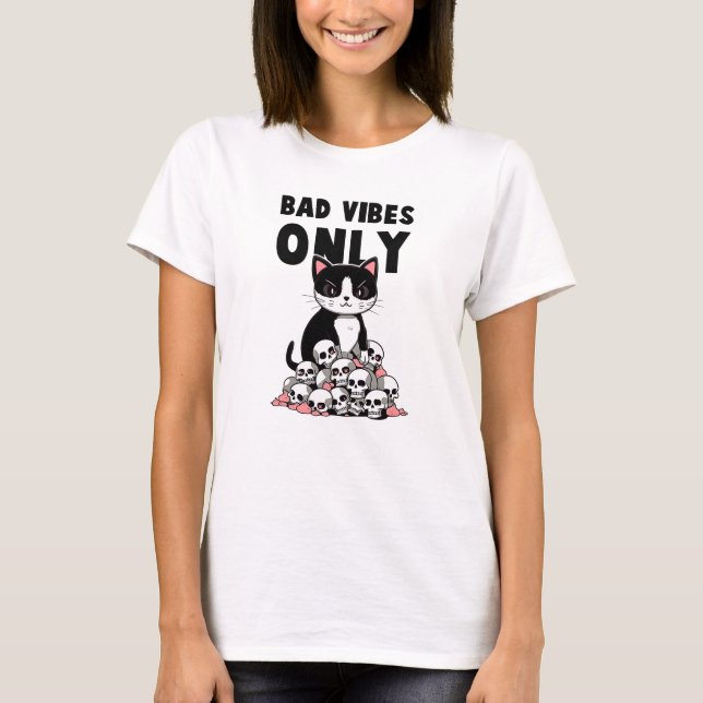 Bad Vibes only - Cat & Skulls T-Shirt (Vorderseite)
