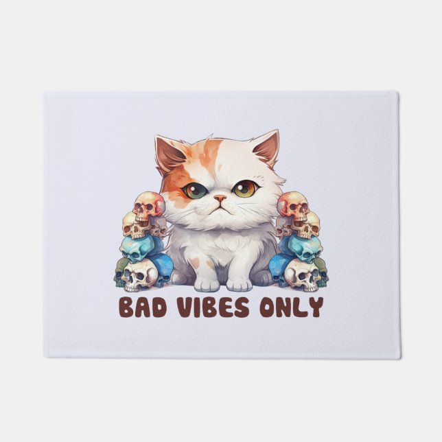 Bad Vibes only - Fierce Cat & Skulls Gothic Design Fußmatte (Vorderseite)