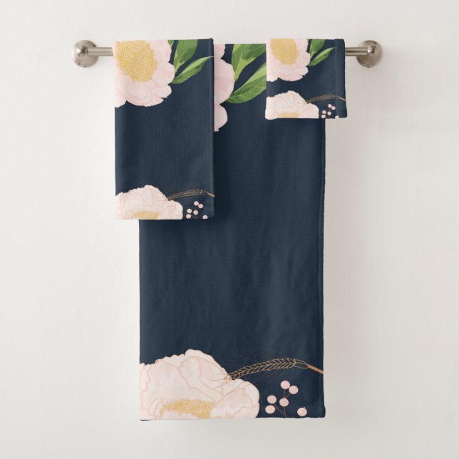 Badetuch Set Baby Pink Cosmos auf Navy (Insitu)