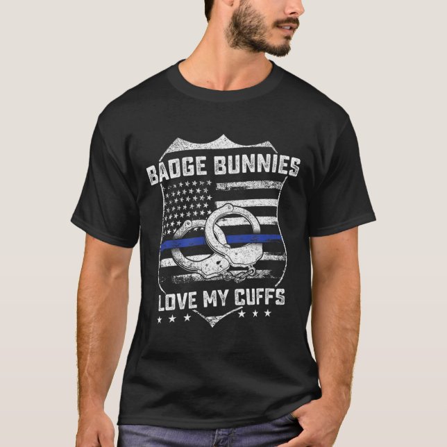 Badge Bunnies Love My Cuffs Funny Lice Humor  T-Shirt (Vorderseite)