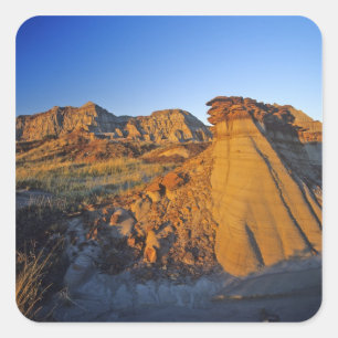 Badlands-Formationen im Dinosaur Provincial Park 3 Quadratischer Aufkleber