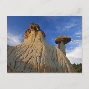 Badlands-Formationen im Makoshika State Park in Postkarte
