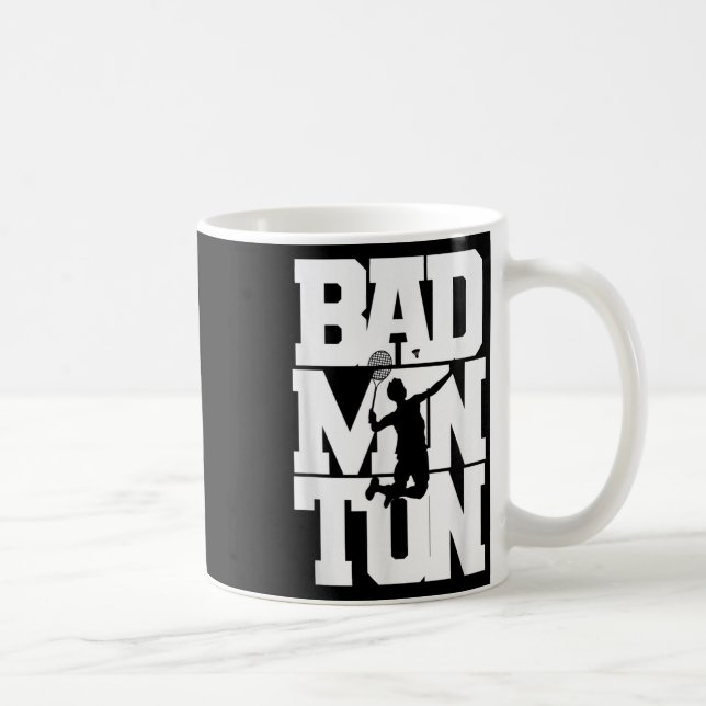 Badminton Player Smashing Shuttle Birdie Badminton Kaffeetasse (Rechts)