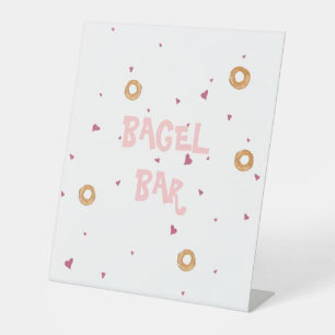 ‚BAGEL BAR‘   Niedliche Weiße Herzen & Bagels Sockelschild