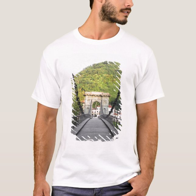 Bagni di Lucca, Toskana, Italien - Eine alte Brück T-Shirt (Vorderseite)
