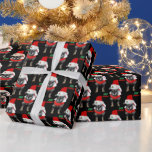 Bah Humbug Christmas Dog Pattern Geschenkpapier<br><div class="desc">Bah Humbug Weihnachts-Hund-Muster zeigt meinen bezaubernden Hund Xena! Sie ist eine Mischung aus Cairn Terrier und Chihuahua. Ihr Ausdruck ist immer ein bisschen grotesk! Sie hat hier ihren Santa Claus Anzug und Hut getragen. Ich denke, sie sieht sehr niedlich auf diesem maßgeschneiderten Geschenkpapier! Ändern Sie den schwarzen Hintergrund zu Ihrer...</div>