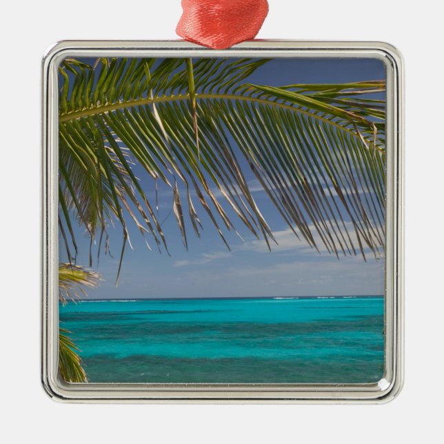 BAHAMAS, Abacos, Loyalist Cays, Man O-War Cay: Silbernes Ornament (Vorne)