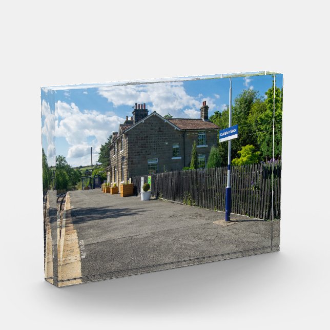 Bahnhof Castleton Moor Fotoblock (Links)