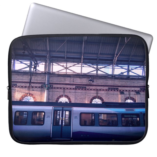 Bahnhof Manchester Laptopschutzhülle (Vorderseite)