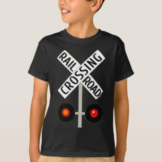 Bahnübergang mit dem Schild Lights T-Shirt
