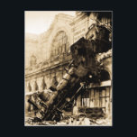 Bahnwrack Montparnasse 1895 Vintag Postkarte<br><div class="desc">Das Wrack von Granville-Paris Express am 22. Oktober 1895. Der originale Gare de l'Ouest-Name der Station ist auf der Außenseite des Gebäude zu sehen. Der Gare Montparnasse wurde am 22. Oktober 1895 für die Entgleisung des Granville-Paris Express berühmt, der die Haltestelle des Puffers überlief. Der Motor schlug sich über fast...</div>