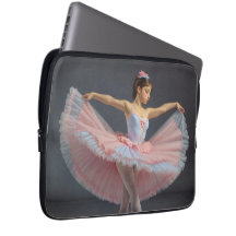 Bailarina desplegando su tutu 