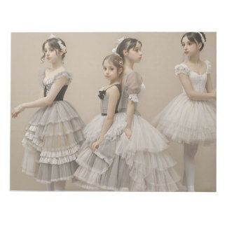Bailarinas con trajes románticos notizblock