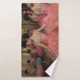 Bailarinas en una gran sala de estilo rocóco badehandtuch