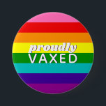 Baker Gay Pride Flag Regenbogen Streifen Proudly V Button<br><div class="desc">Gilbert Baker's originelles Design inklusive der rosa Streifen; bearbeitbarer Text,  Set bis zum Covid-19 Impfstoff</div>