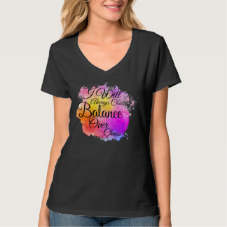 Balance Over Chaos V-Neck Tee Shirt Schwarz