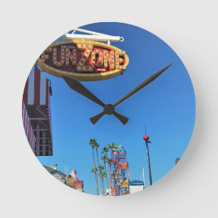 Balboa Fun Zone, Newport Beach, Kalifornien Runde Wanduhr