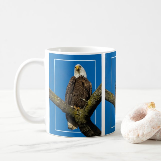 Bald-Adler an der Grenze Kaffeetasse (Mit Donut)