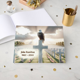 Bald Adler auf einem Marmorkreuz im Friedhof Gästebuch