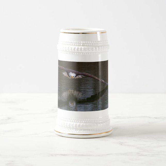 Bald Adler im Flug Bierglas (Mittel)