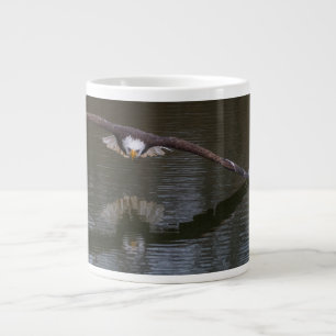 Bald Adler im Flug Jumbo-Tasse
