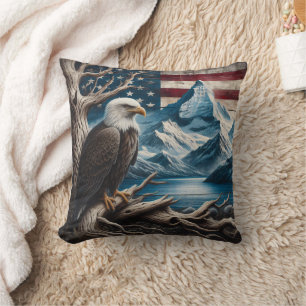 Bald-Adler mit amerikanischem Flag-Hintergrund Kissen