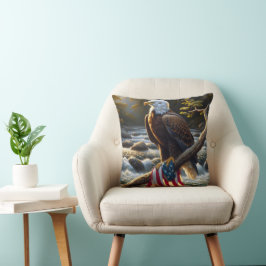 Bald-Adler mit amerikanischer Flagge auf einer Zwe Kissen