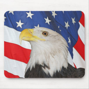 BALD EAGFL UND AMERIKANISCHE FLAGGE MOUSEPAD