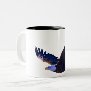 Bald Eagle Flying Zweifarbige Tasse