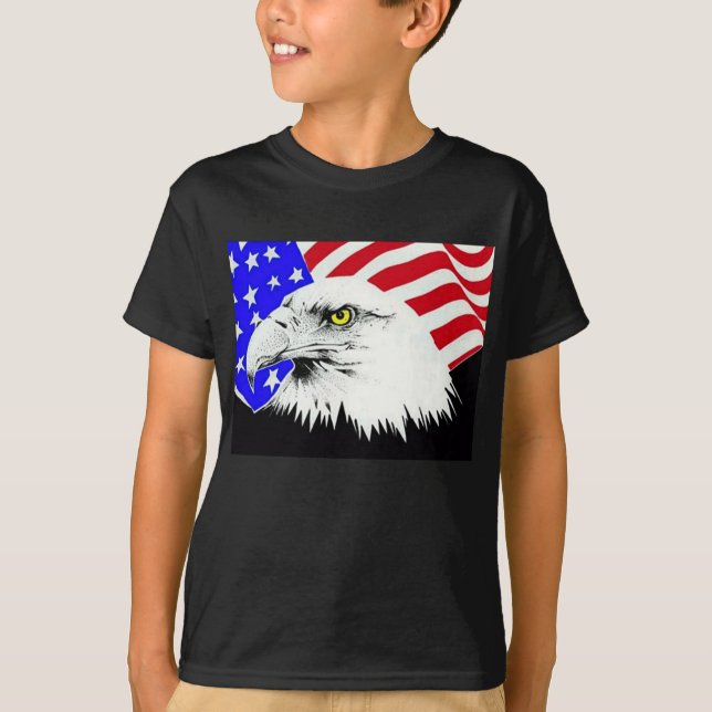 Bald Eagle und die amerikanische Flagge T-Shirt (Vorderseite)