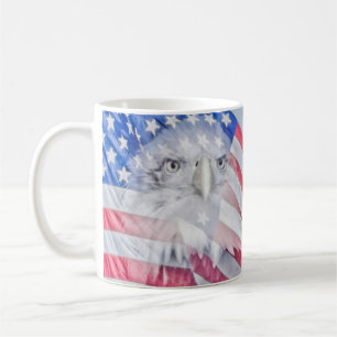 Bald Eagle und die amerikanische Flagge Tasse