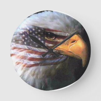 Bald Eagle - US-Flagge Runde Wanduhr
