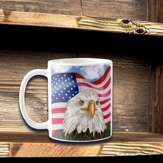 Bald Eagle vor der amerikanischen Flagge Patriotis Kaffeetasse (Von Creator hochgeladen)