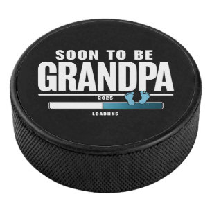Bald Großvater werdender Mann EST. 2025 Neuer Groß Eishockey Puck
