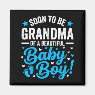 Bald Oma eines wunderschönen kleinen Jungen Magnet