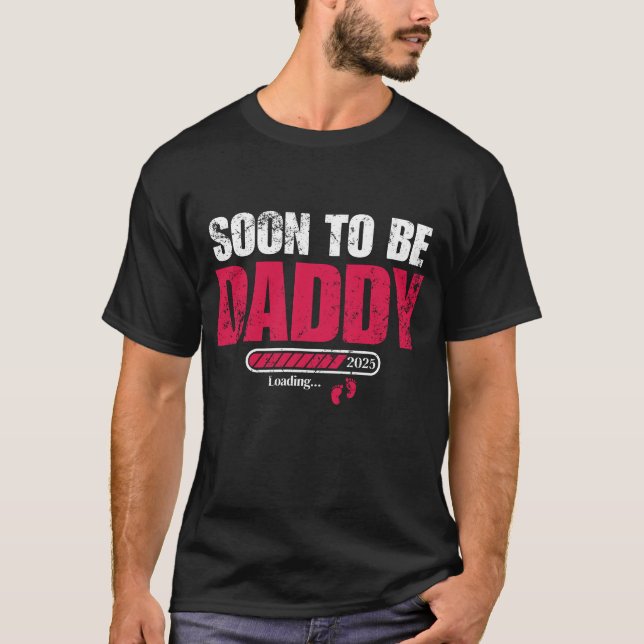 Bald, um Papa 2025 zum ersten Mal Vater New Dad T-Shirt (Vorderseite)