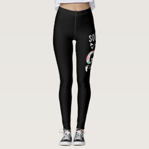 Bald wird Gigi Anfang 2022 florale neue Oma Mutter Leggings