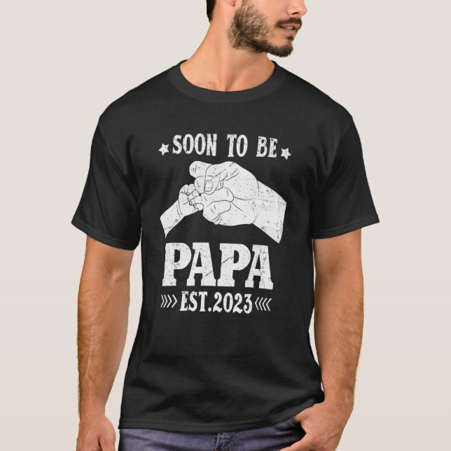 Bald wird Papa Est 2023 Schwangerschaftsankündigun T-Shirt (Vorderseite)