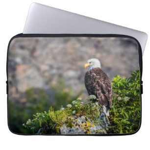Baldadler auf dem Felsen Laptopschutzhülle