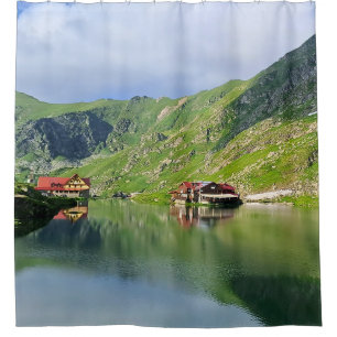Balea-See-Reflexion – Karpatisches Alpen-Druckbild Duschvorhang