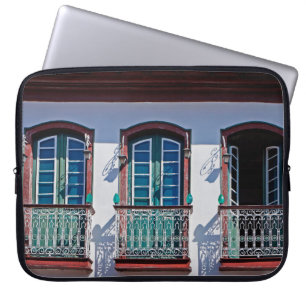 Balkone auf der Fassade in Diamantina, Minas Gerai Laptopschutzhülle