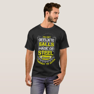 Bälle gemacht vom Stahl - Treppenhaus bis sieben T-Shirt