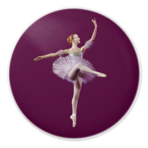 Ballerina in Lila und in weißem Keramikknauf