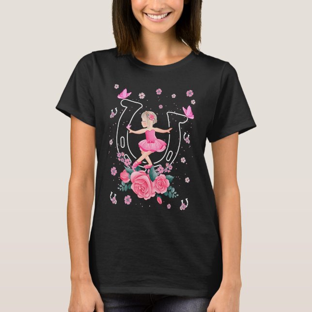 Ballerina in tutu dancing in horseshoe girls' ball T-Shirt (Vorderseite)