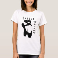 Ballet Dancer mit Black Ballet Shoes En Pointe