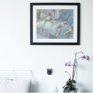 Balletttänzer in den Flügeln von Edgar Degas Poster