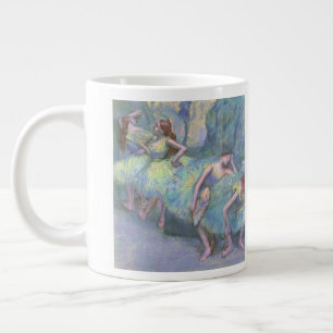 Balletttänzerinnen in den Kulissen von Edgar Degas Jumbo-Tasse