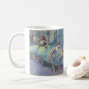 Balletttänzerinnen in den Kulissen von Edgar Degas Tasse