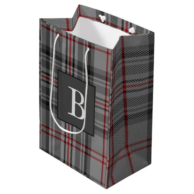 BALMORAL Gray TARTAN Letter Monogram (kann bearbei Mittlere Geschenktüte (Vorderseite Schrägansicht)
